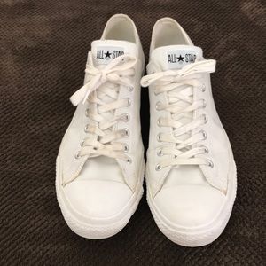 Converse Rare Leather White Chucks